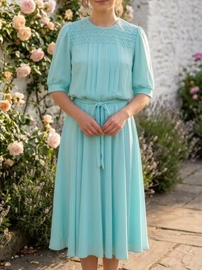Vintage 1970s Mint Green Lace Yoke Prairie Dress Romantic Cottagecore Midi